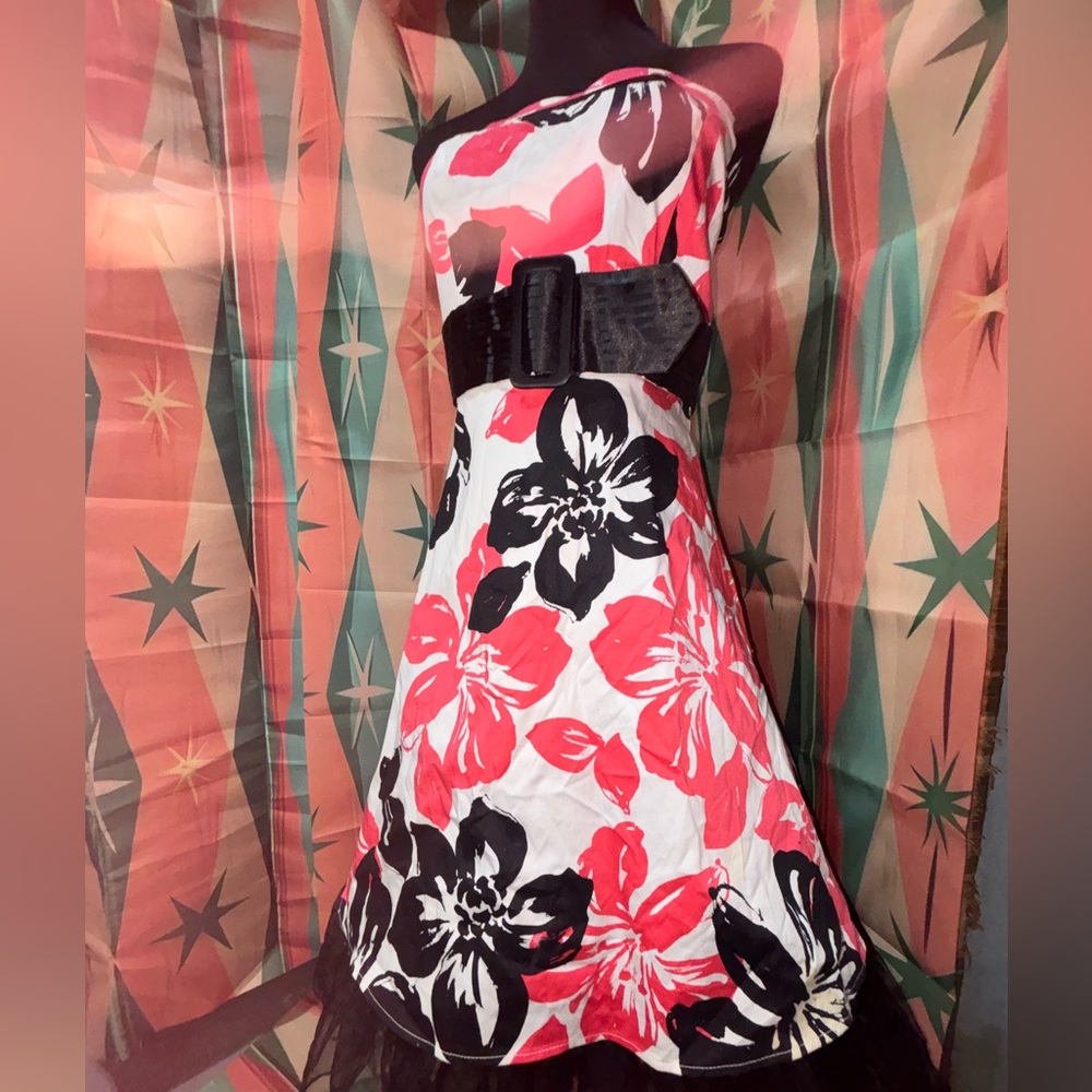 Lipstick Brand Size Large